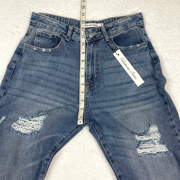 NWT Distressed Mom Jeans, Size 7 - Picture 6 of 15